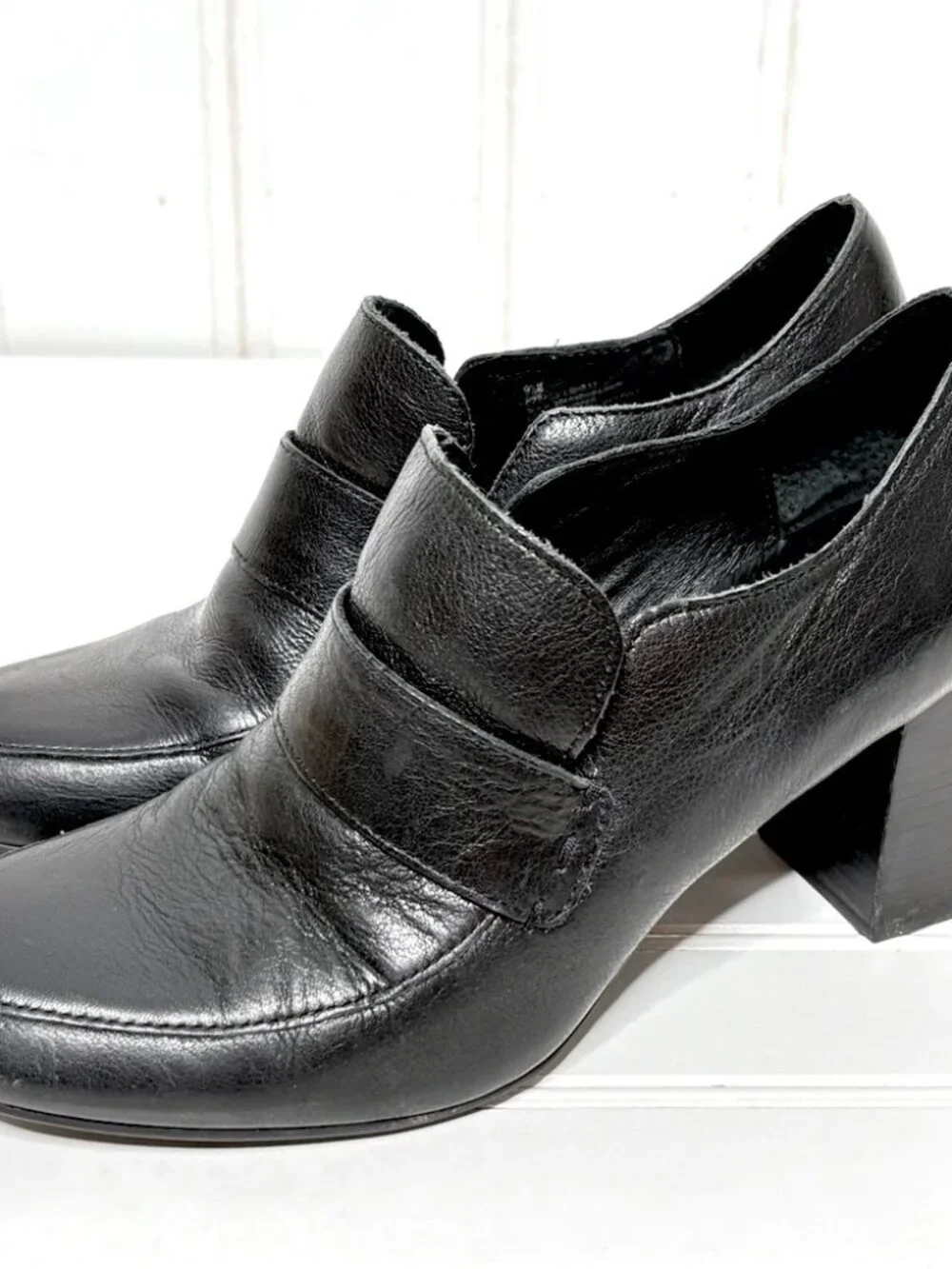 Born Women's Tyndall Pump Bootie Size 9.5 Block Heel Slip On Black Leather - Picture 1 of 9